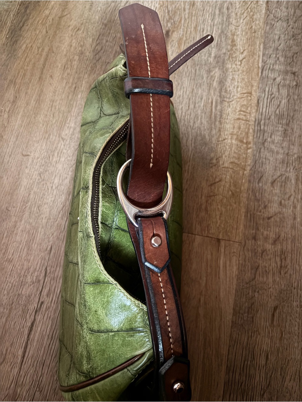 Authentic Dooney & Burke Green Croc-Leather Shoulder Bag with Brown Strap - Picture 3 of 3